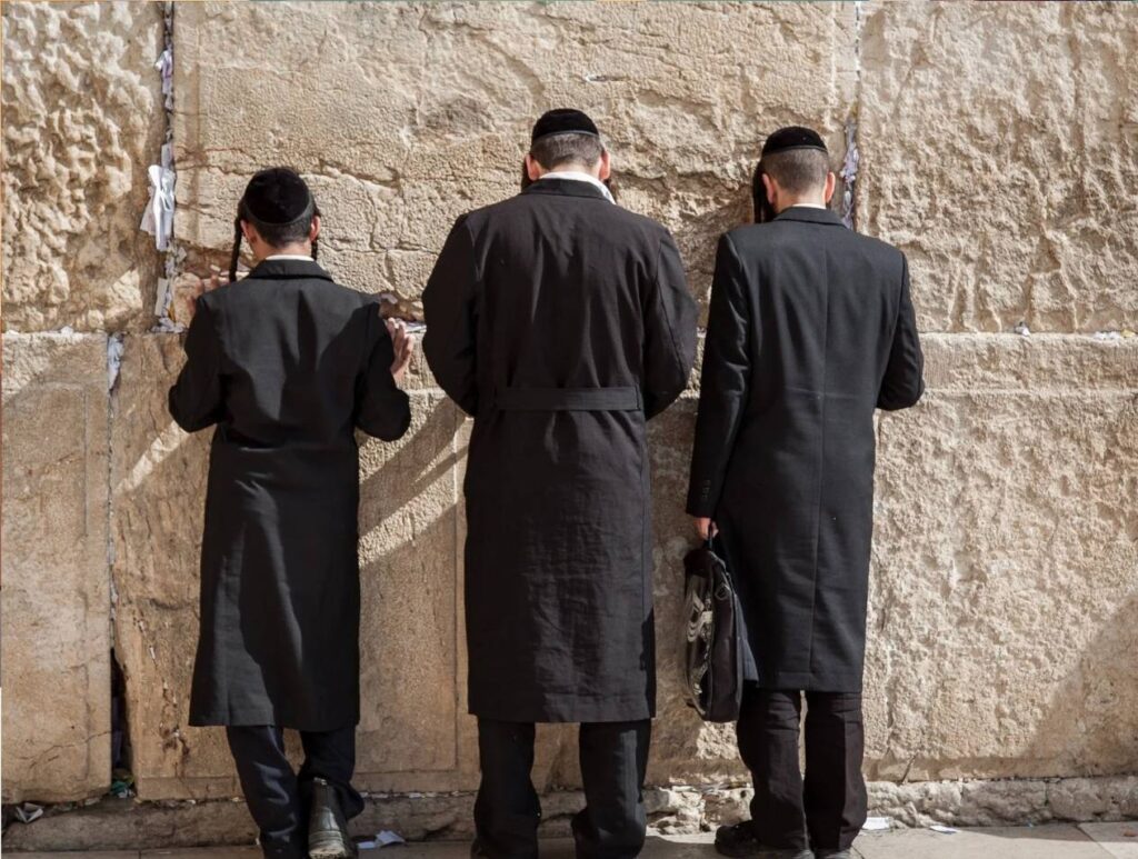 להתפלל במניין